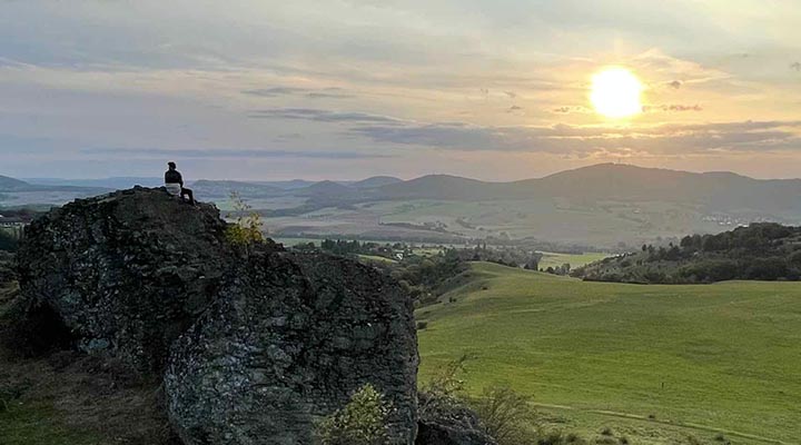 Landschaft mit Sonnenuntergang